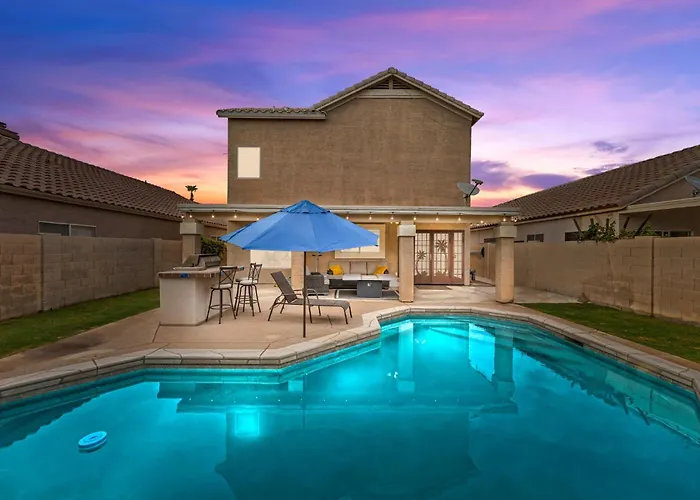 Holiday home 4 Bedroom House With Pool And Gym