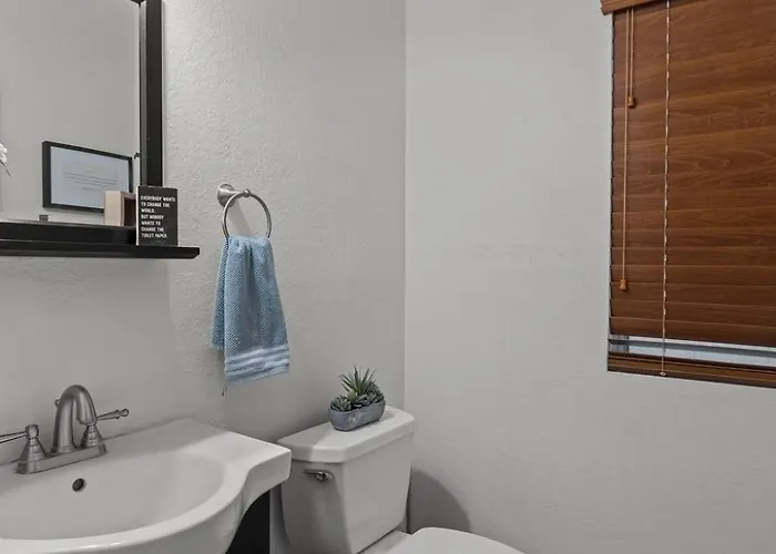 Holiday home 4 Bedroom House With Pool And Gym Tempe